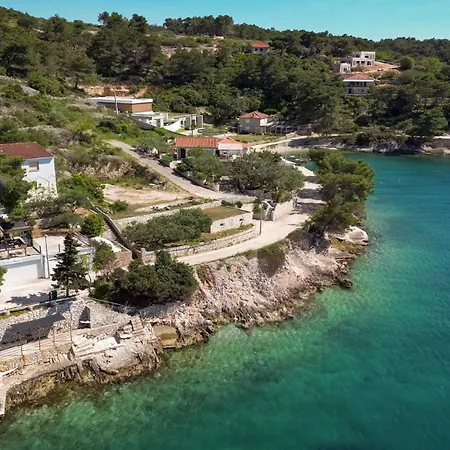 Charming Beachfront On The Island Solta Rogac