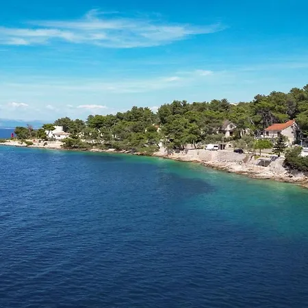 Charming Beachfront On The Island Solta Rogač
