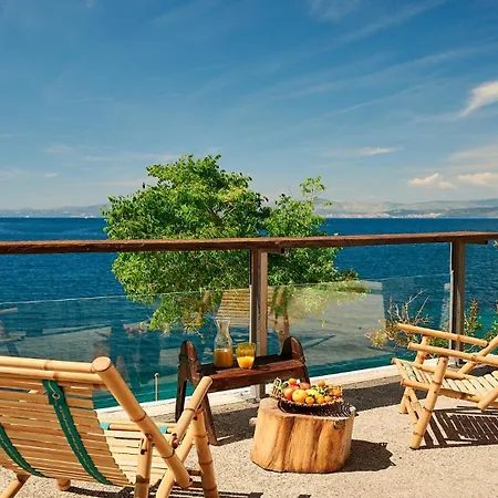Charming Beachfront On The Island Solta Villa Rogač