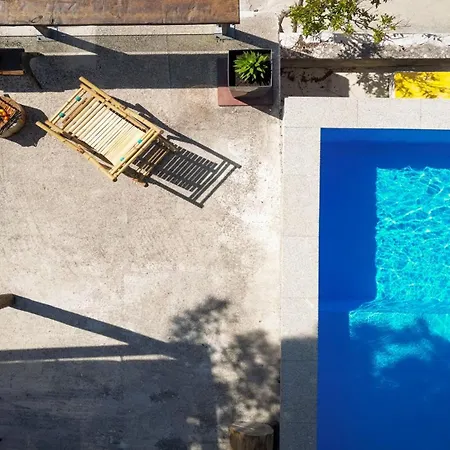 Villa Charming Beachfront On The Island Solta